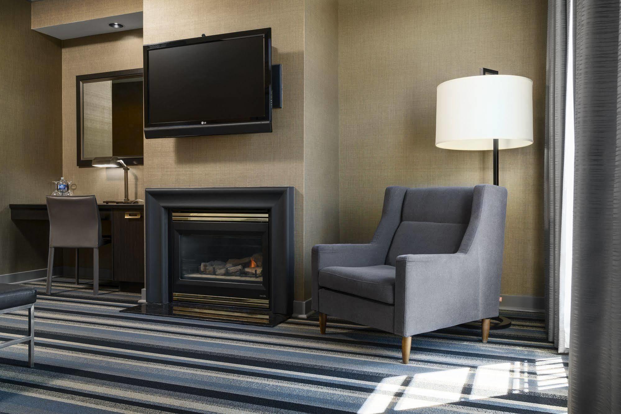 Hotel Arts Kensington YYC Esterno foto